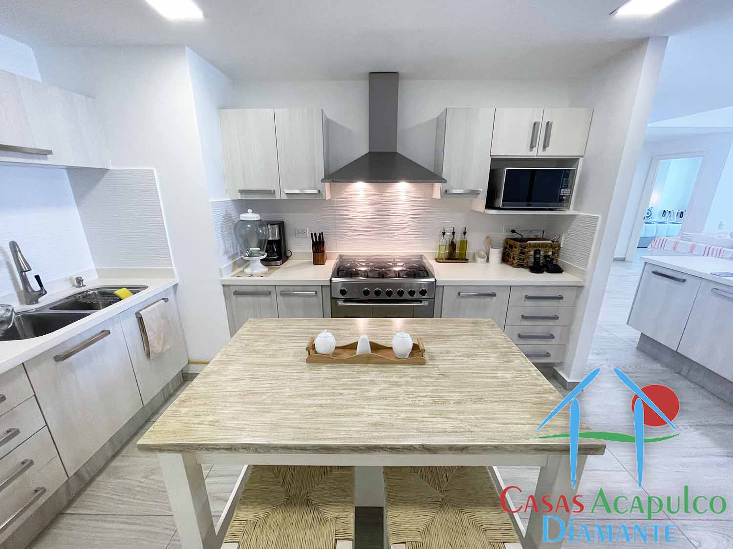 Maralago C 202 - Cocina antes de Otis 8